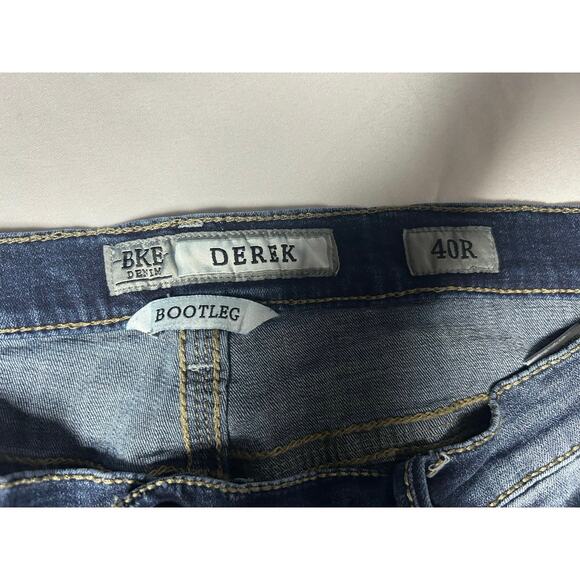 BKE Men's Derek Low Rise Relaxed bootLeg Jeans size 40 R - Picture 3 of 11